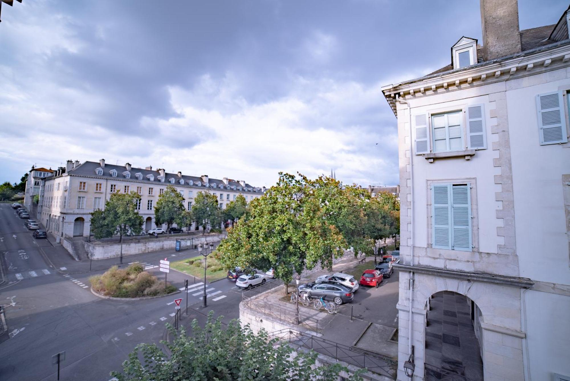 La Vue Royale - Face Au Chateau - Wifi - 4 Personnes ポー エクステリア 写真